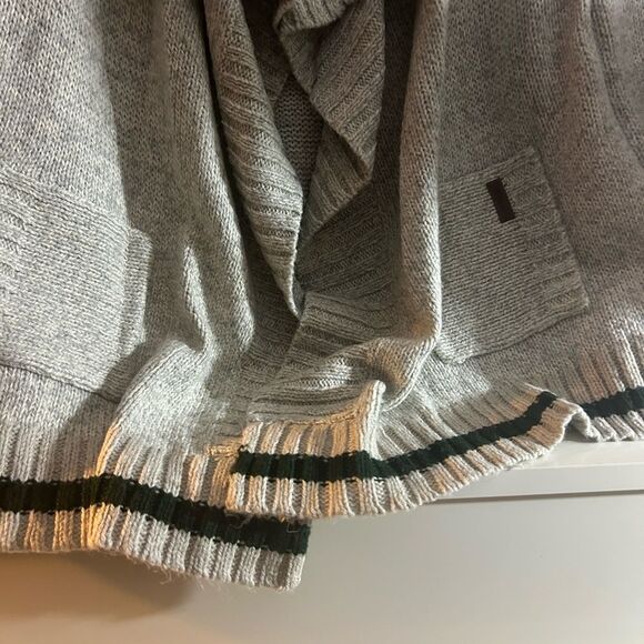 Roots Cabin Gray Cardigan Hi Low with Green Accents Medium - Picture 16 of 16
